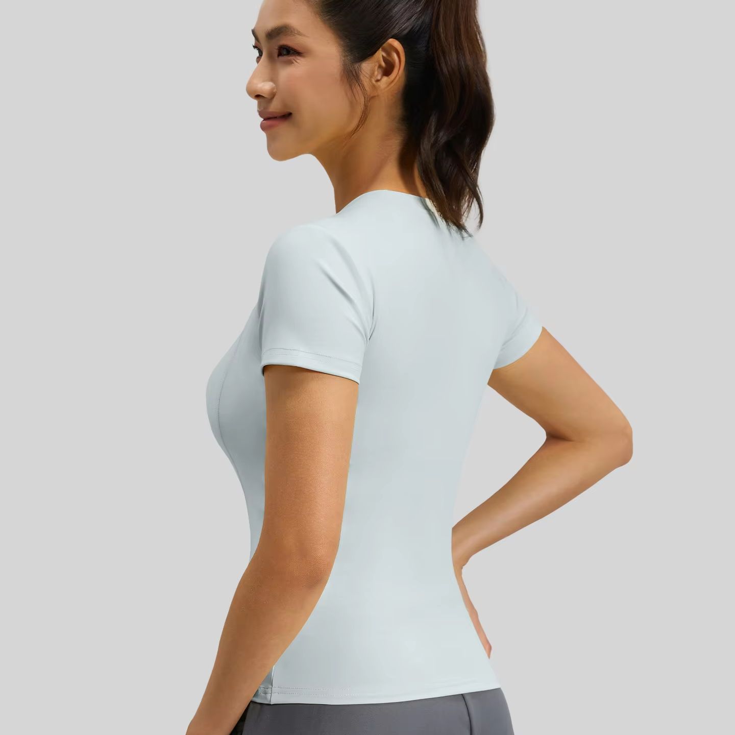 เสื้อยืดโยคะผู้หญิงทรงเข้ารูป  - T Shirt Tight Fit บทวิจารณ์และราคา
